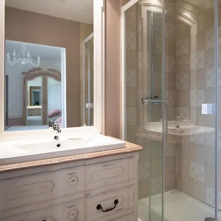 Domaine Benester - Leonie Bed & Breakfast *